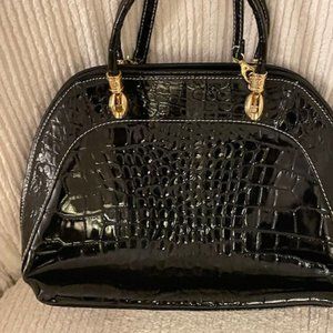 Velle Pelle black leather bag